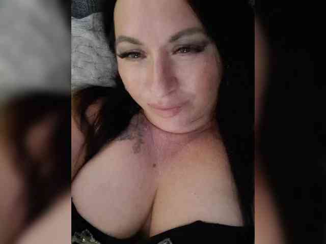 Nikoletta25 webcam
