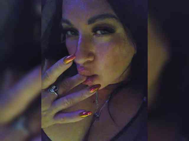 Nikoletta25 webcam