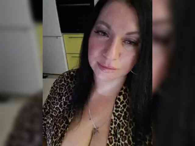 Nikoletta25 webcam