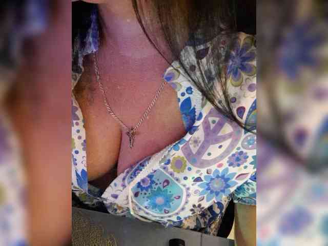 Nikoletta25 webcam