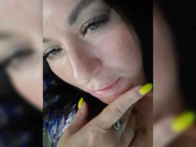 Nikoletta25 webcam