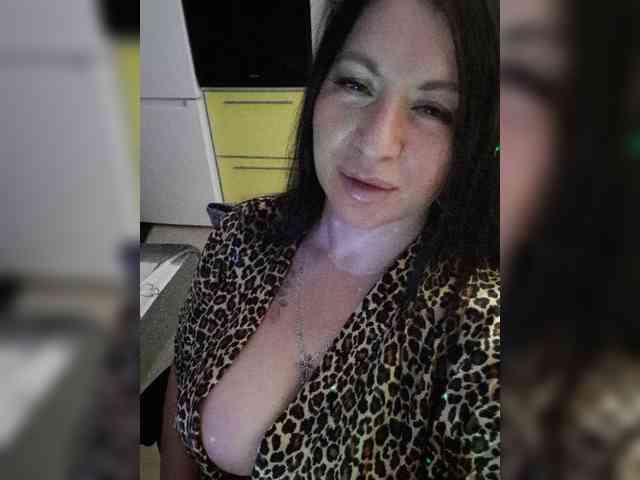 Nikoletta25 webcam