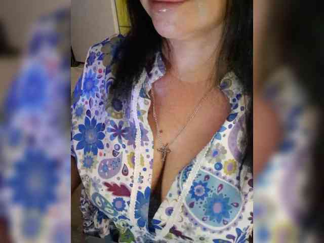 Nikoletta25 webcam