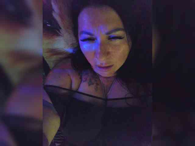 Nikoletta25 webcam