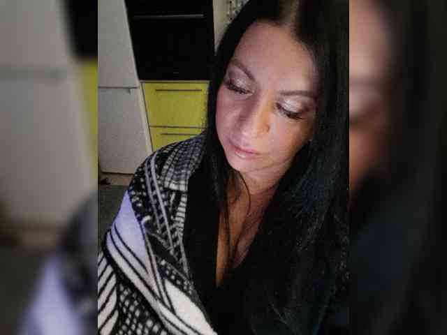 Nikoletta25 webcam