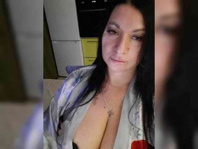 Nikoletta25 webcam