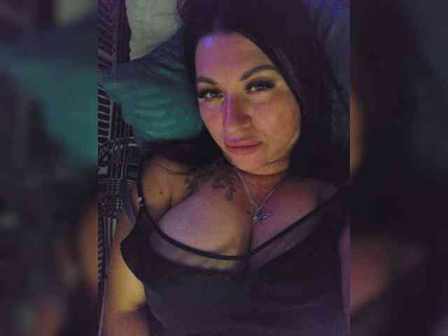 Nikoletta25 webcam