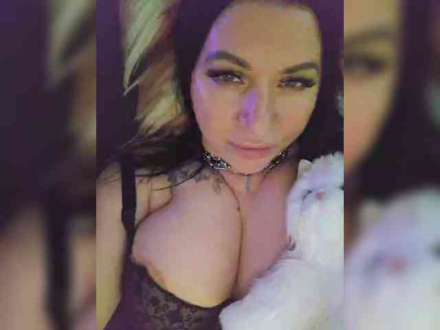 Nikoletta25 webcam