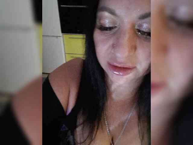 Nikoletta25 webcam