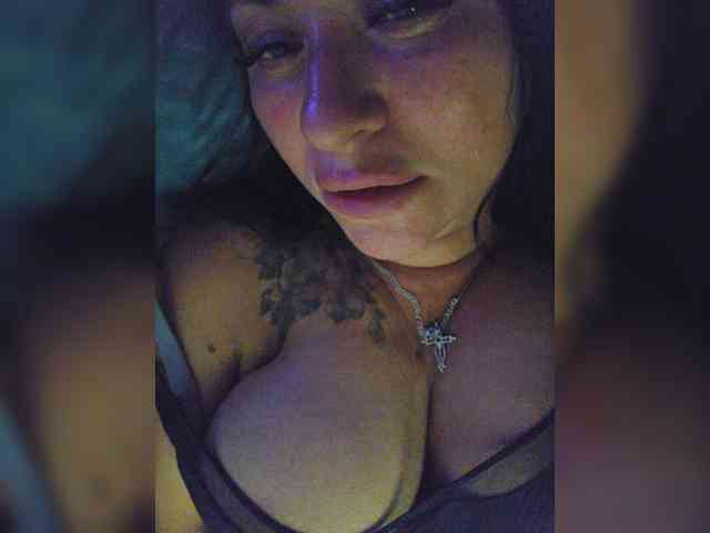 Nikoletta25 webcam