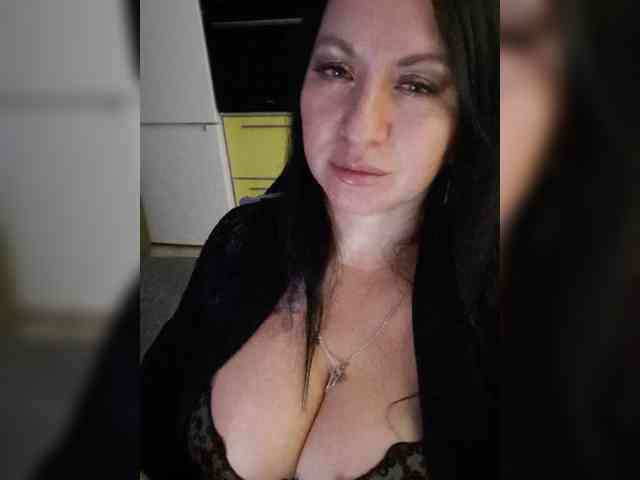 Nikoletta25 webcam