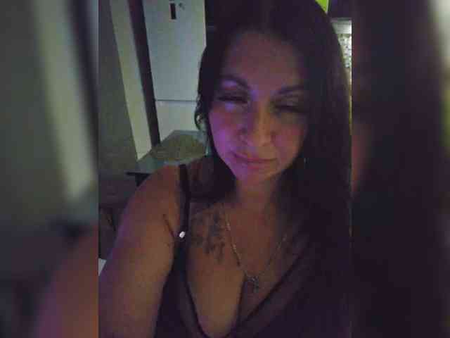 Nikoletta25 webcam