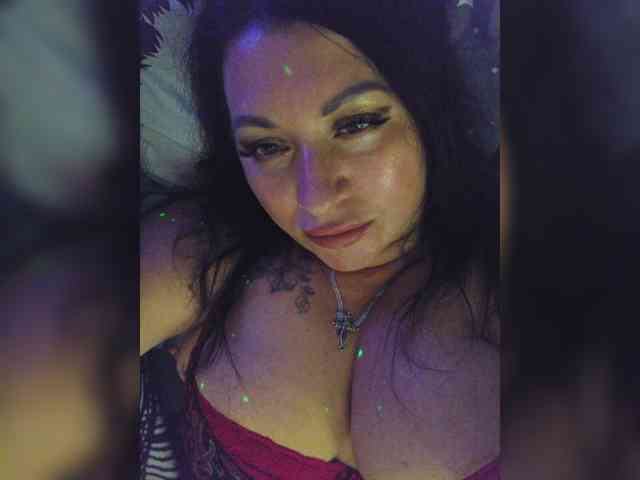 Nikoletta25 webcam