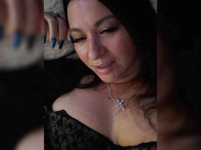 Nikoletta25 webcam