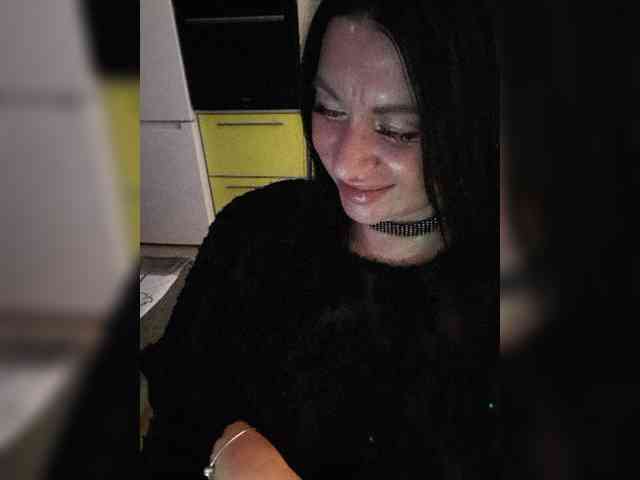 Nikoletta25 webcam