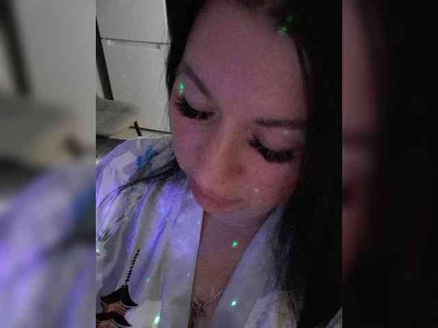 Nikoletta25 webcam