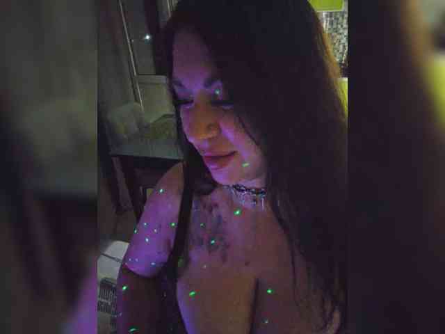 Nikoletta25 webcam
