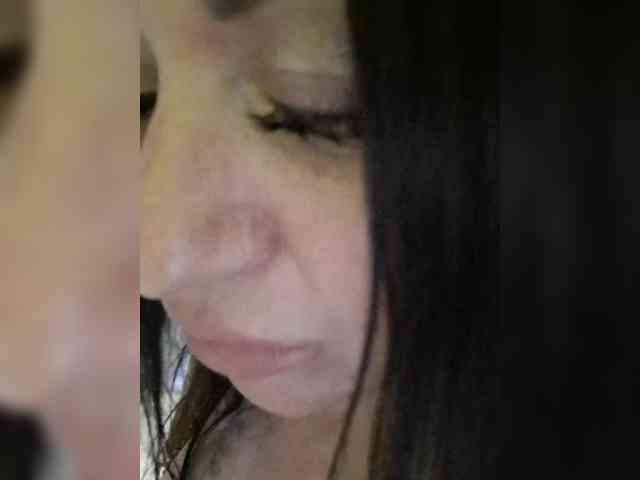 Nikoletta25 webcam