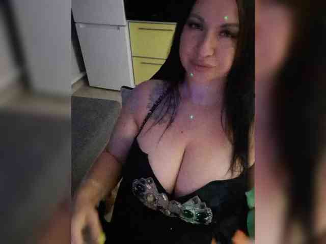 Nikoletta25 webcam