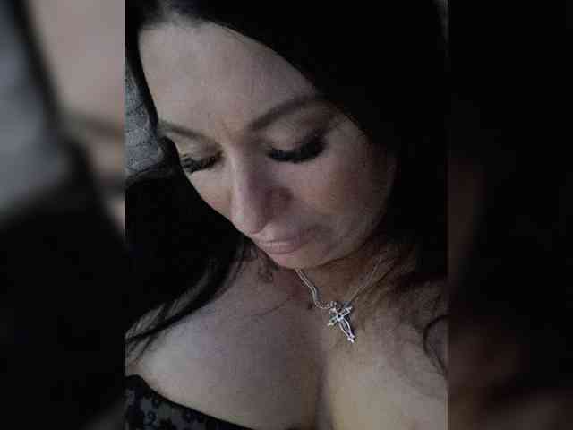 Nikoletta25 webcam