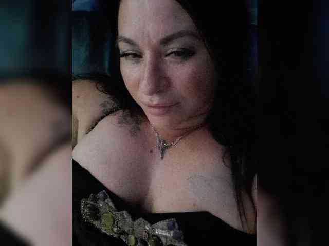 Nikoletta25 Live Webcam on BongaCams