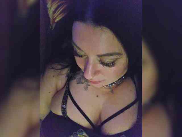 Nikoletta25 webcam
