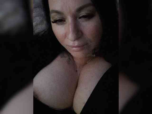 Nikoletta25 webcam