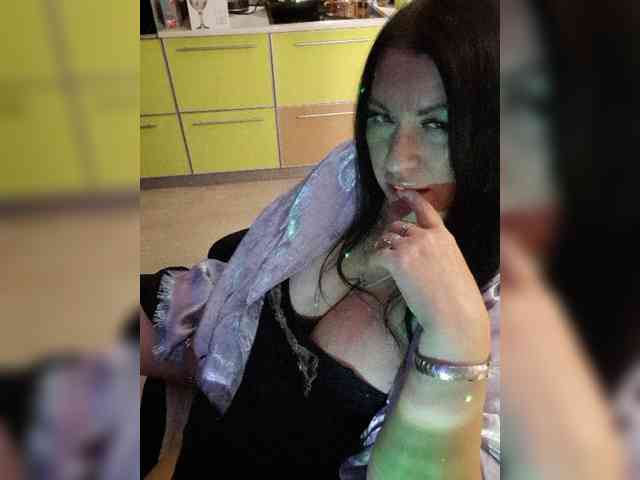 Nikoletta25 webcam