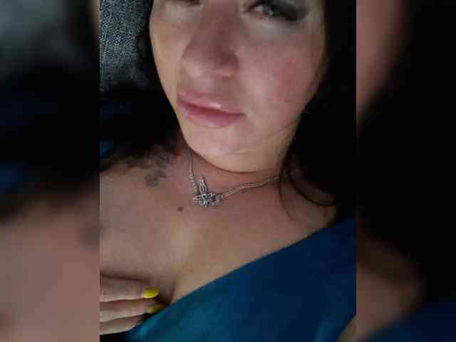 Nikoletta25 webcam