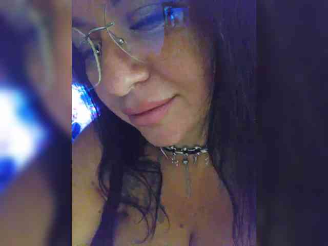 Nikoletta25 webcam