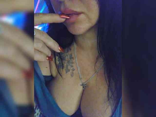 Nikoletta25 webcam