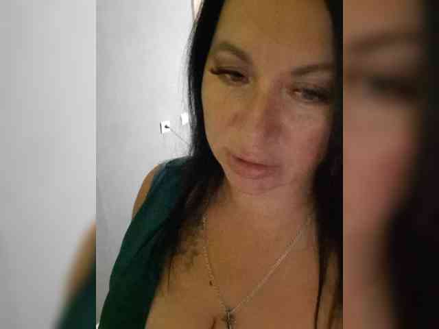 Nikoletta25 webcam