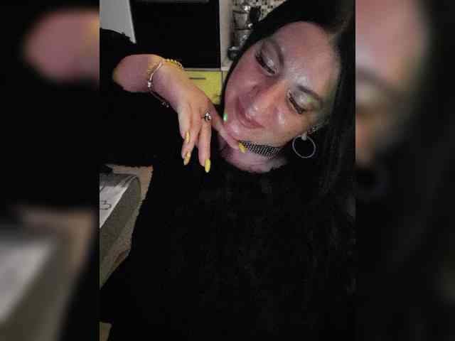 Nikoletta25 webcam