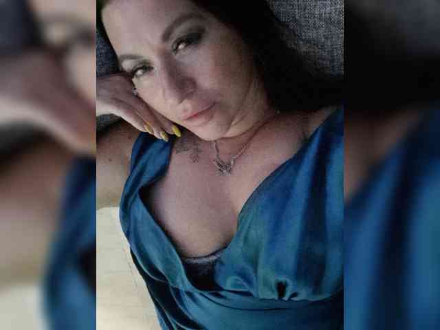 Nikoletta25 webcam