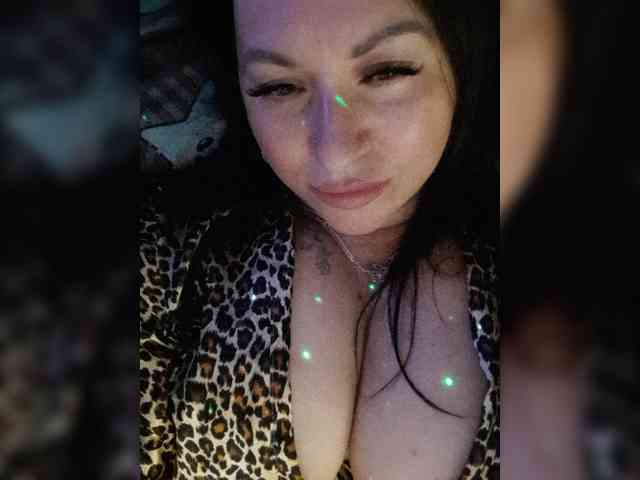 Nikoletta25 webcam