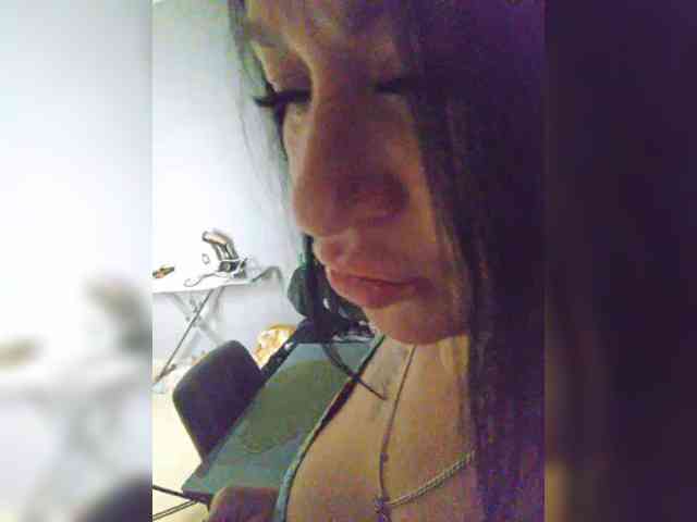 Nikoletta25 webcam