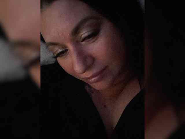 Nikoletta25 webcam