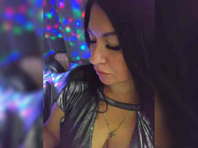 Nikoletta25 webcam