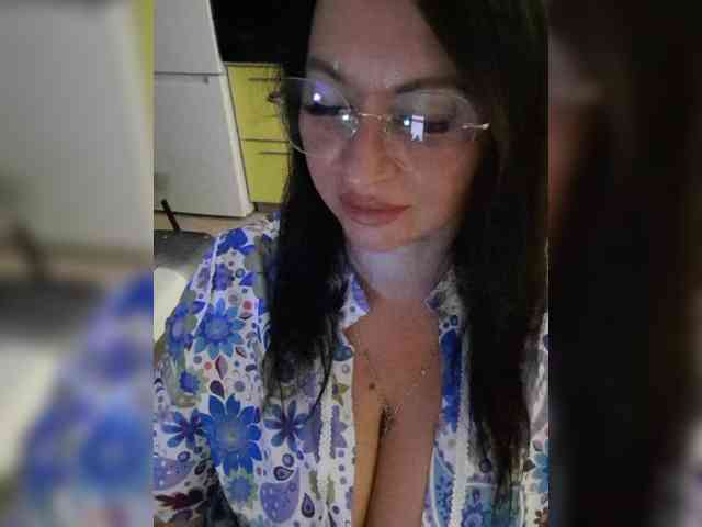 Nikoletta25 webcam