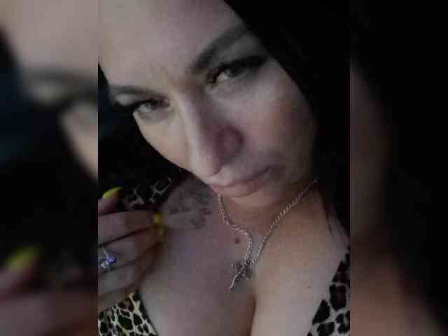 Nikoletta25 webcam