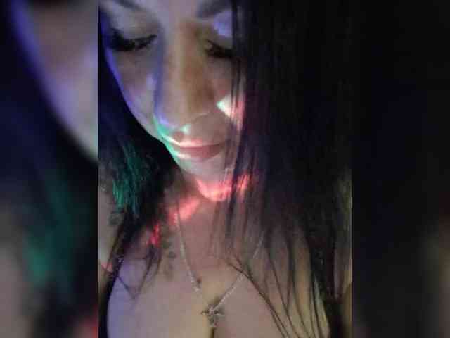 Nikoletta25 webcam