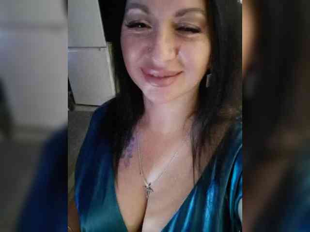 Nikoletta25