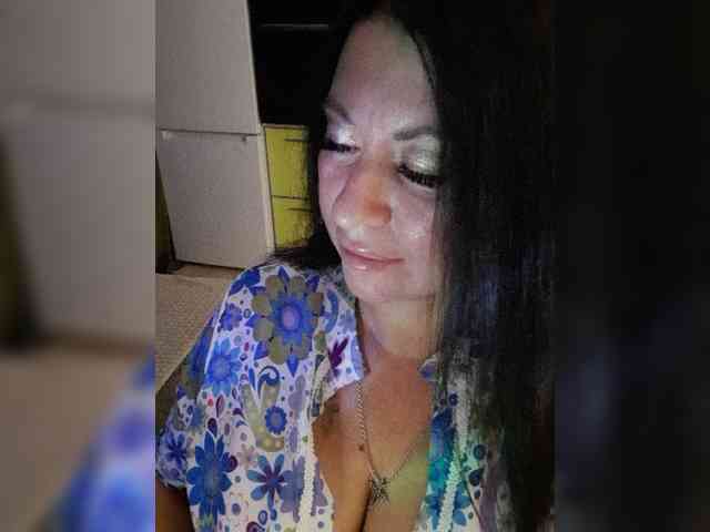 Nikoletta25 webcam