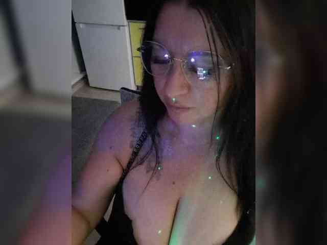 Nikoletta25 webcam