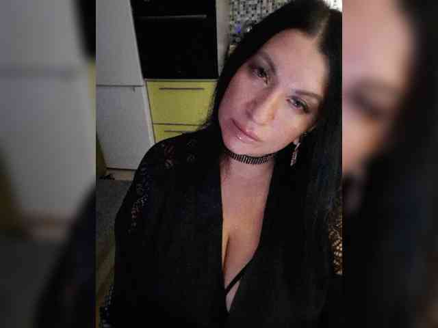 Nikoletta25 webcam