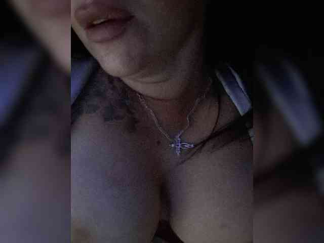 Nikoletta25 webcam