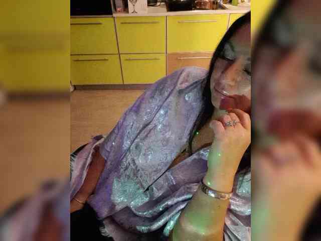 Nikoletta25 webcam