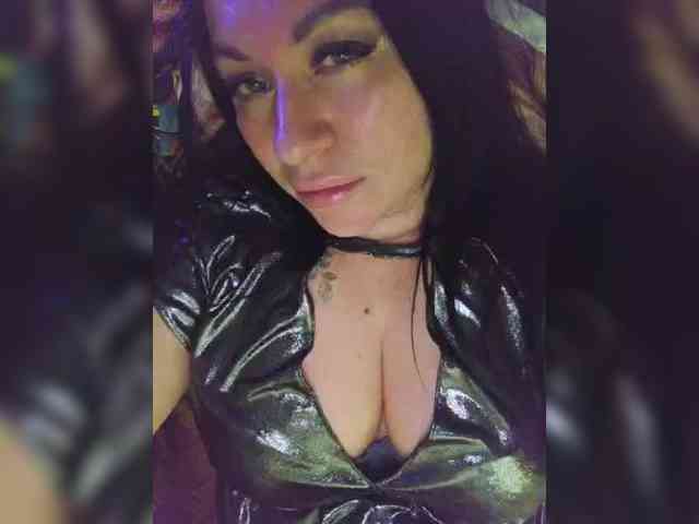 Nikoletta25 webcam
