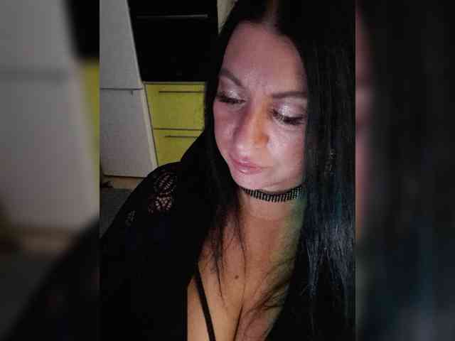 Nikoletta25 webcam