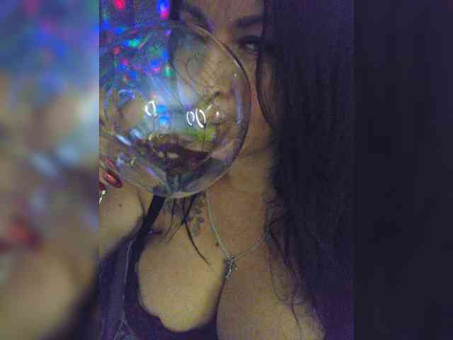 Nikoletta25 webcam